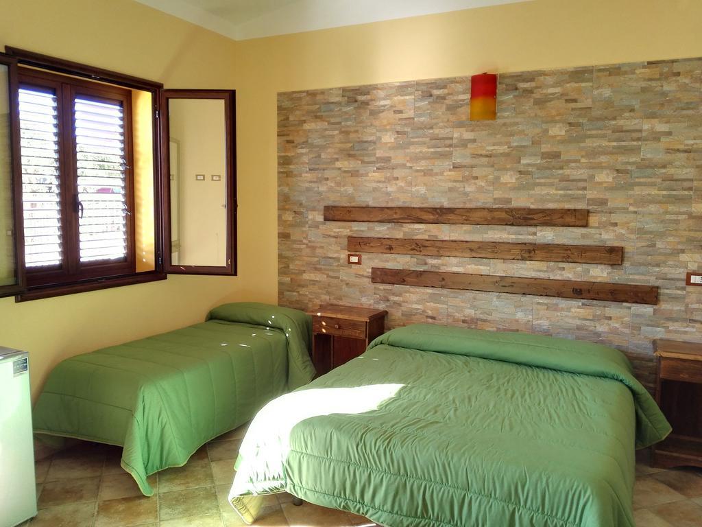 Agriturismo La Targa Buonfornello Oda fotoğraf